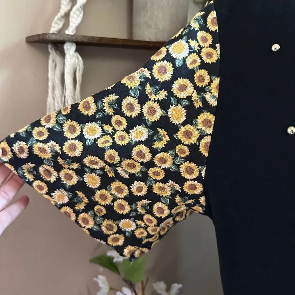 Vintage 80s KWBL Los Angeles Black Sunflower Embellished Short Sleeve T Shirt - Picture 4 of 12